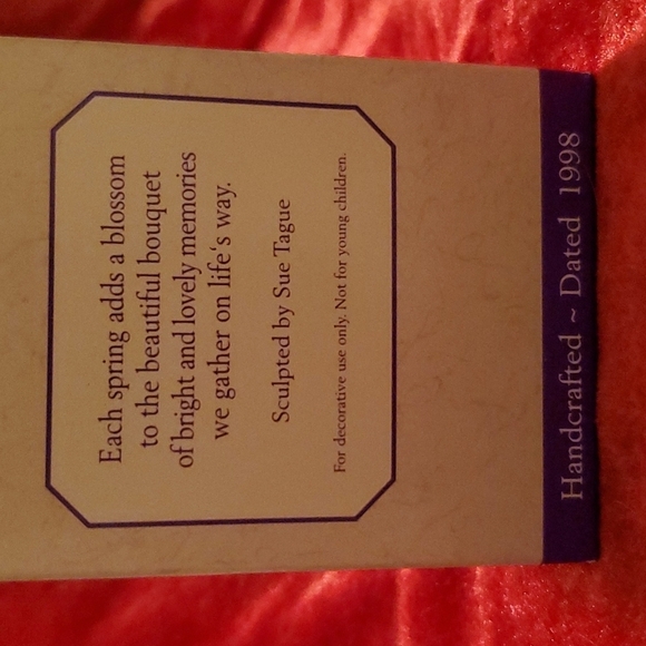 1998 "Bouquet of Memories" Hallmark Keepsake Holiday Ornament - Picture 2 of 13